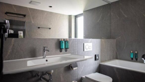 Amenity Hotel & Resort